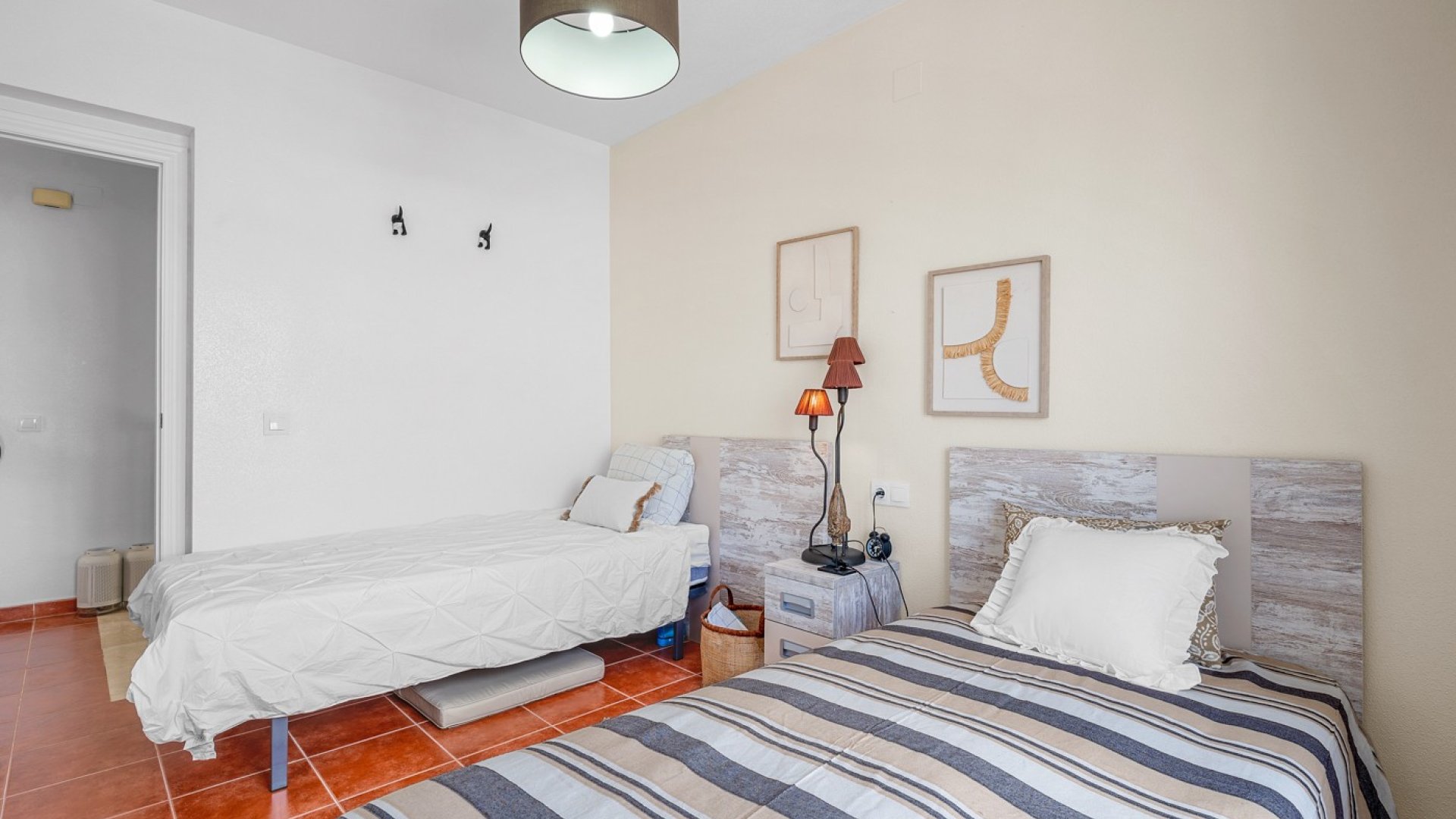 Resale - Villa -
Orihuela Costa - Villamartín
