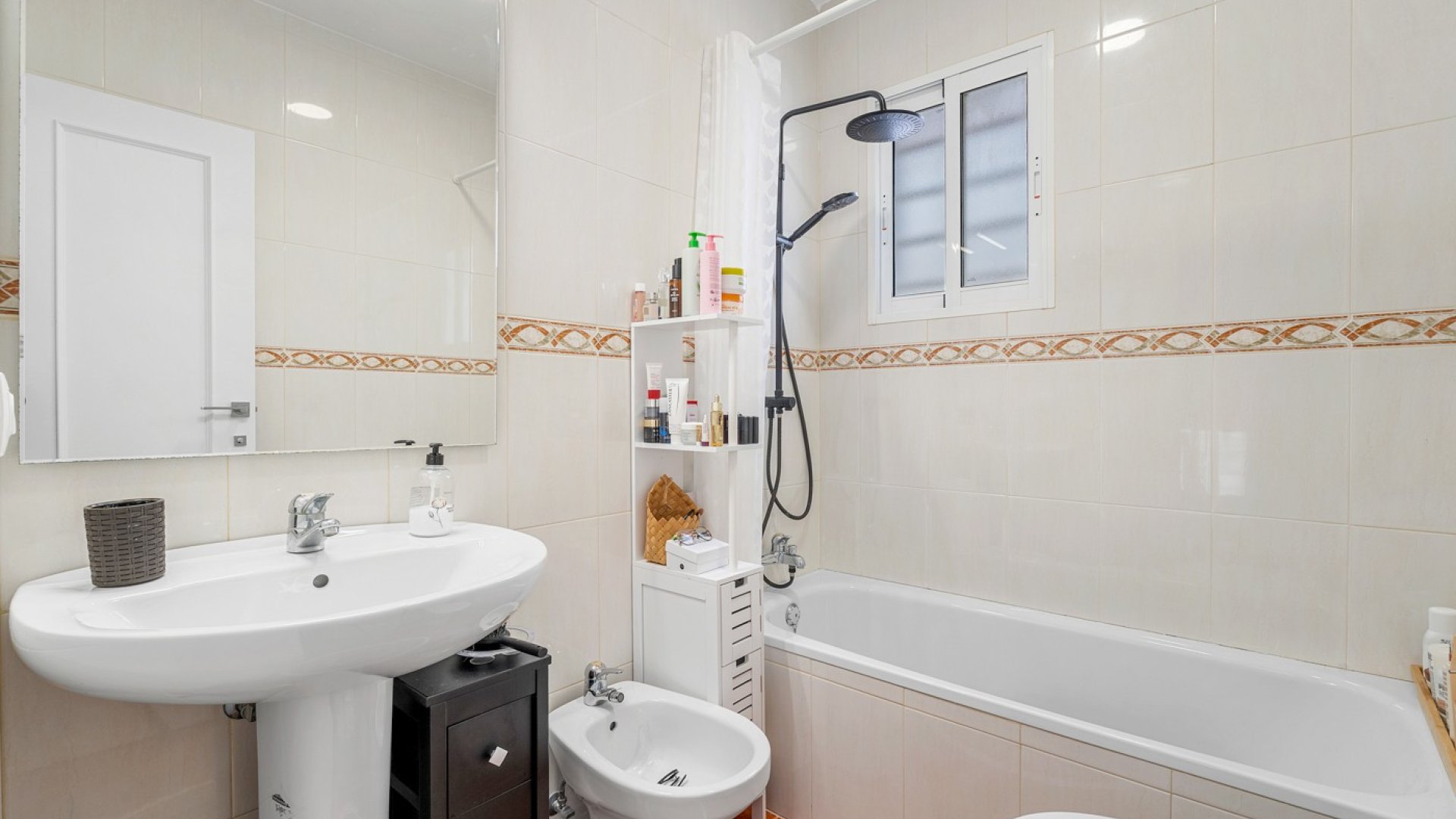 Resale - Villa -
Orihuela Costa - Villamartín
