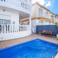 Resale - Villa -
Orihuela Costa - Villamartín