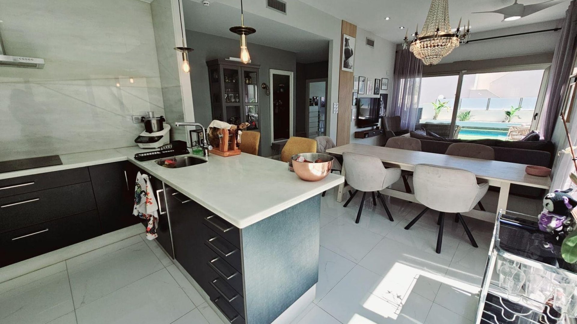 Resale - Villa -
Orihuela Costa - Villamartín