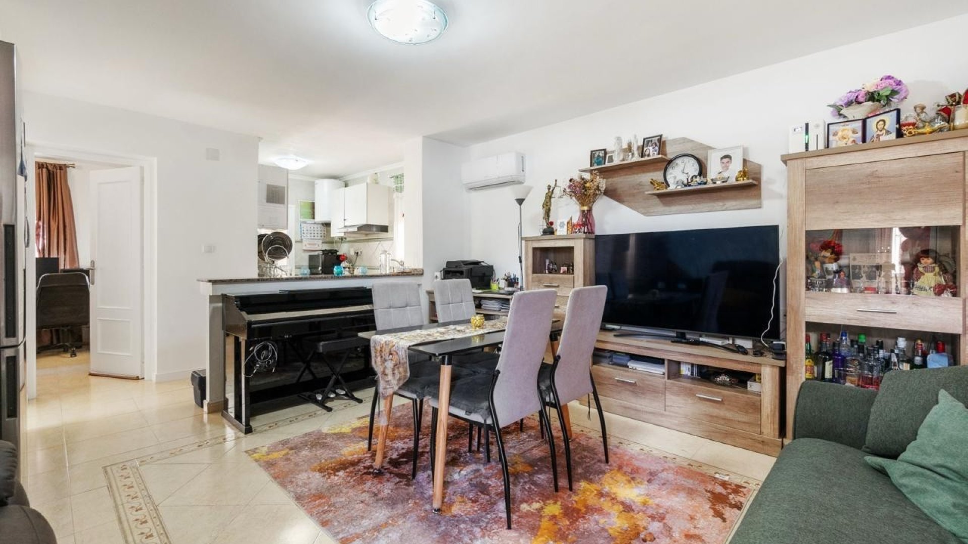 Resale - Villa -
Orihuela Costa - Villamartín