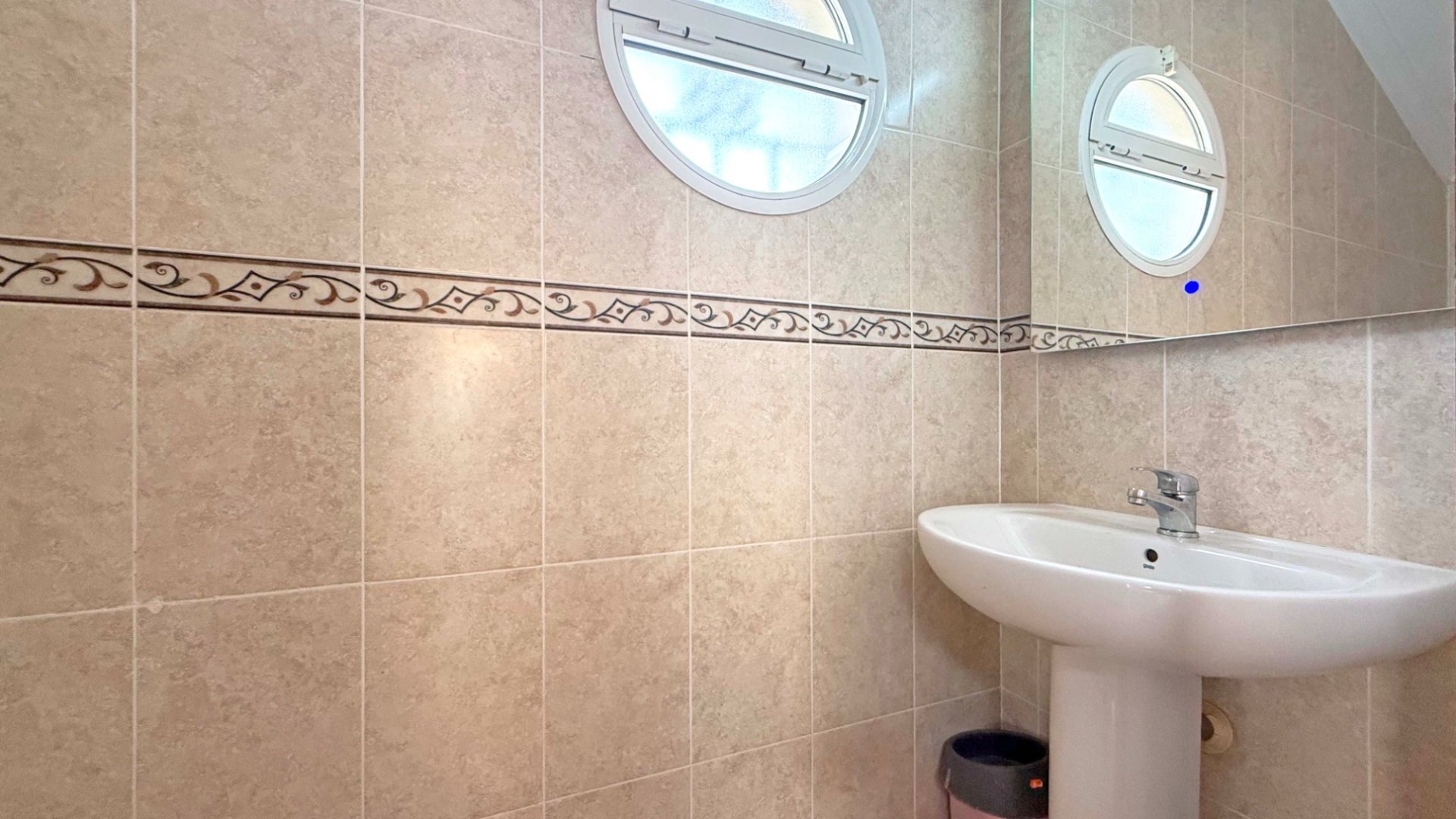 Resale - Villa -
Orihuela Costa - Villamartín