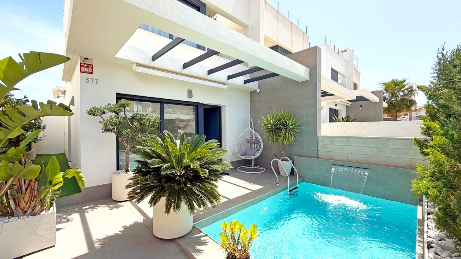 Resale - Villa -
Orihuela Costa - Villamartín