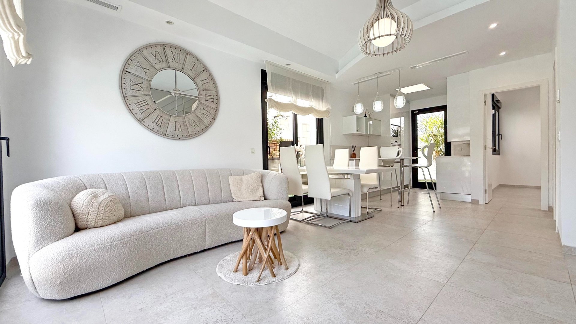 Resale - Villa -
Orihuela Costa - Villamartín