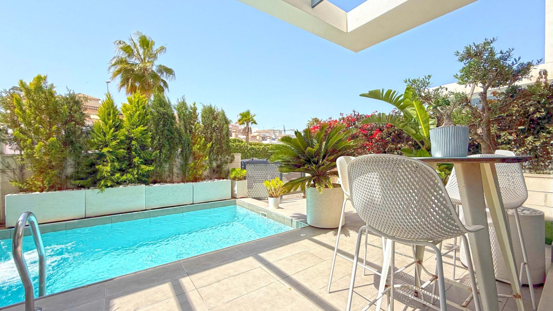 Resale - Villa -
Orihuela Costa - Villamartín