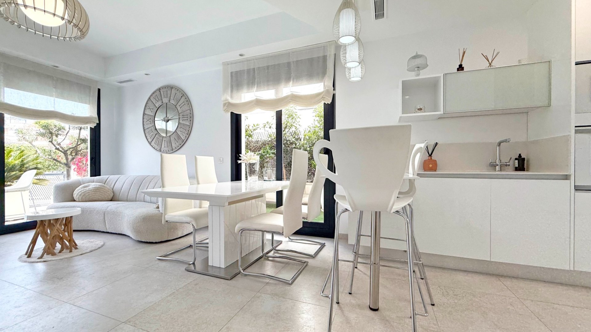 Resale - Villa -
Orihuela Costa - Villamartín