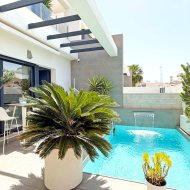 Resale - Villa -
Orihuela Costa - Villamartín