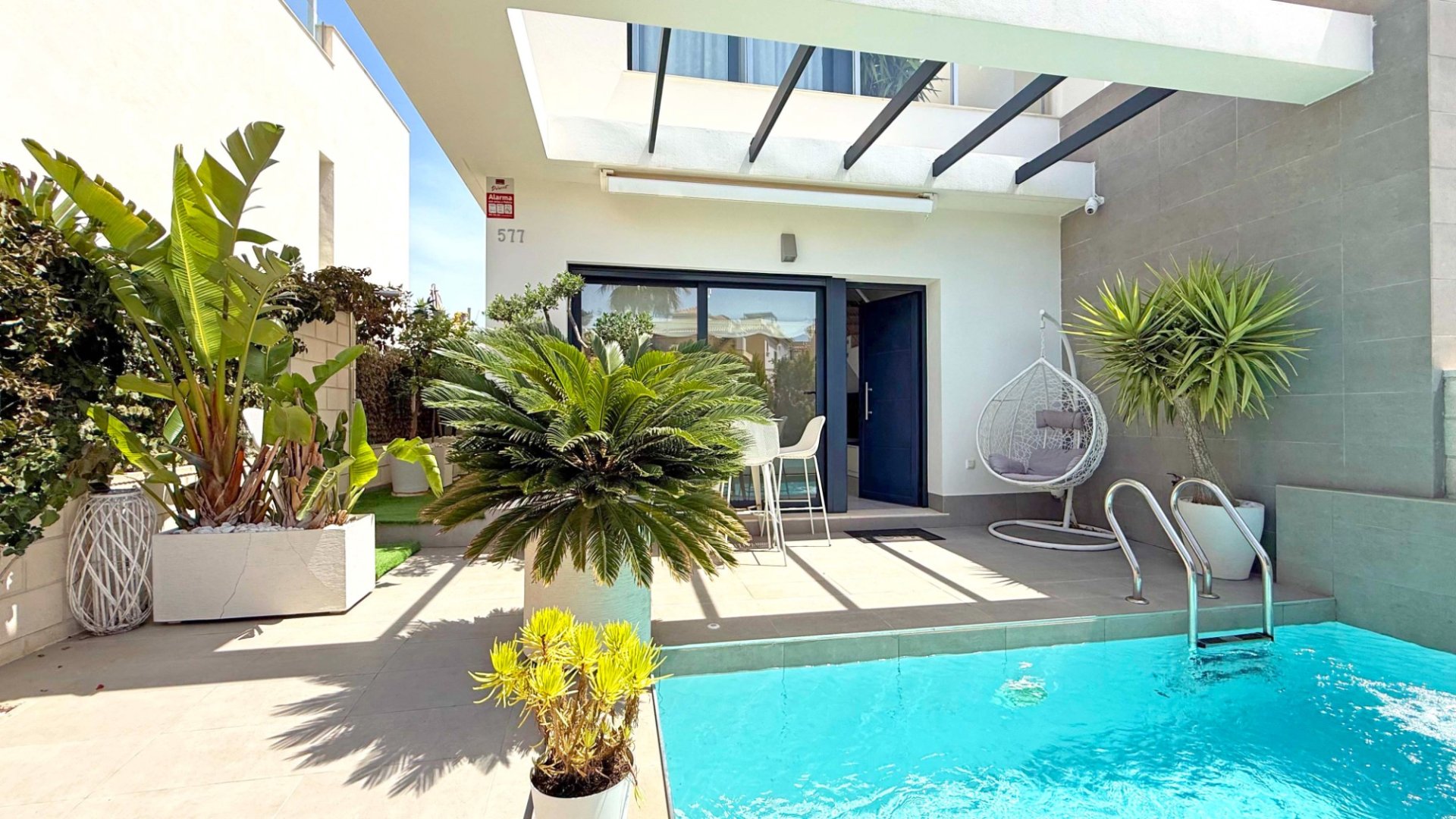 Resale - Villa -
Orihuela Costa - Villamartín