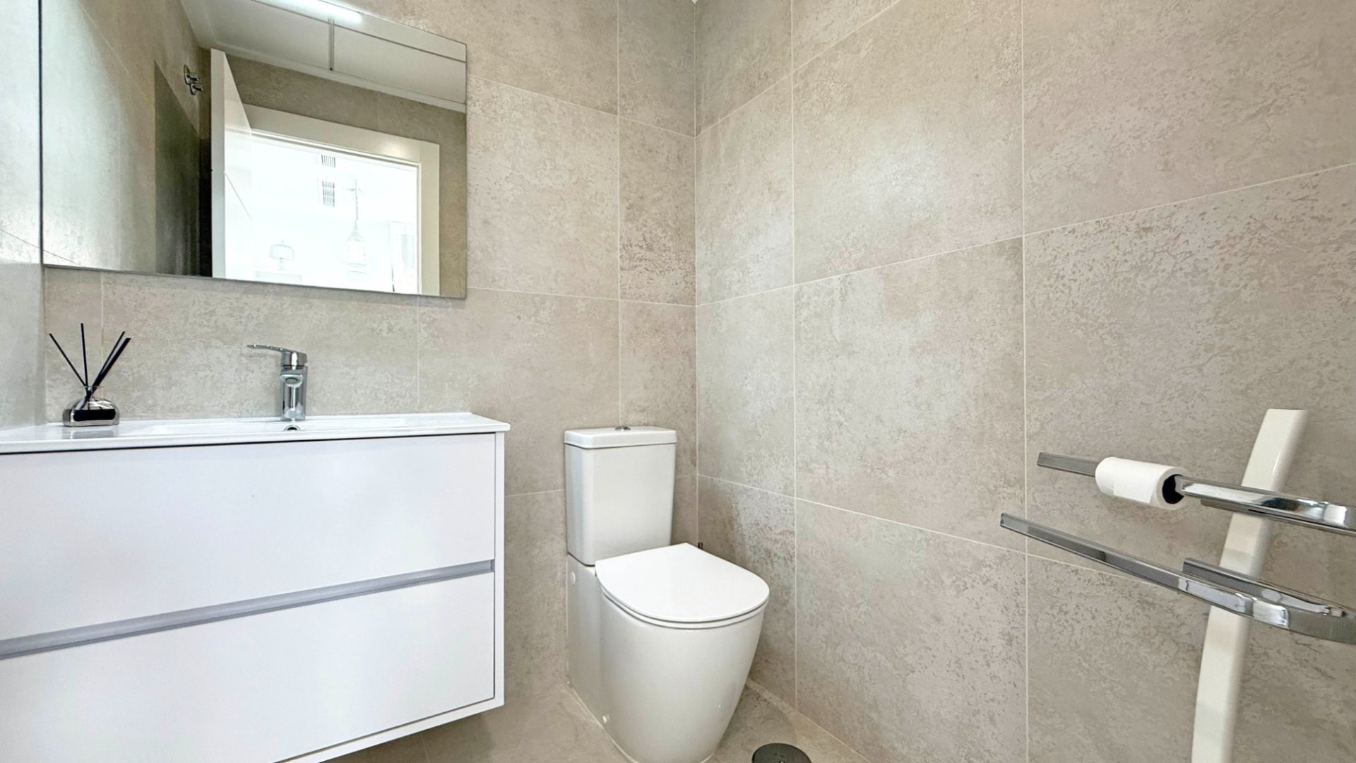 Resale - Villa -
Orihuela Costa - Villamartín