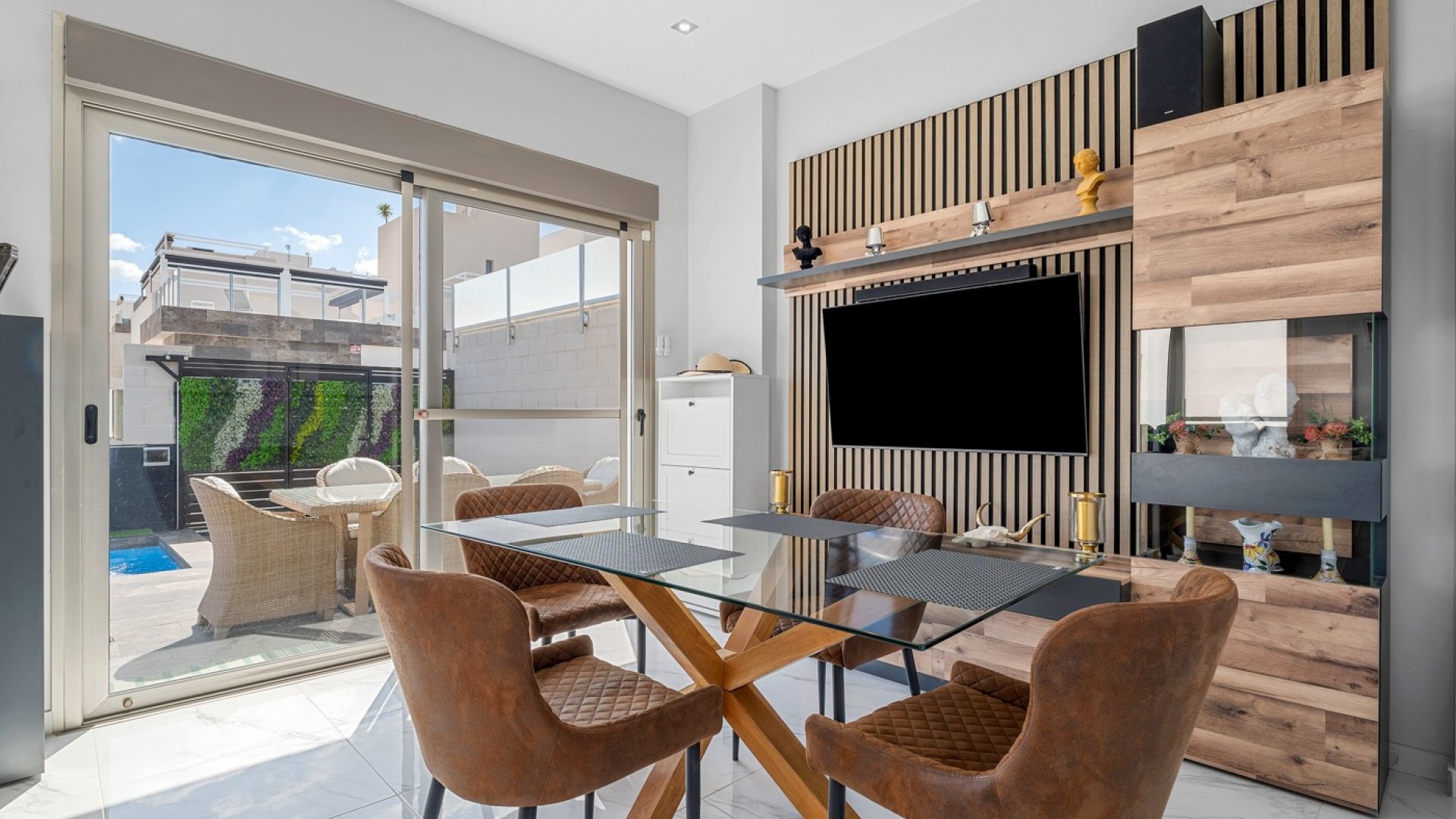 Resale - Villa -
Orihuela Costa - Villamartín