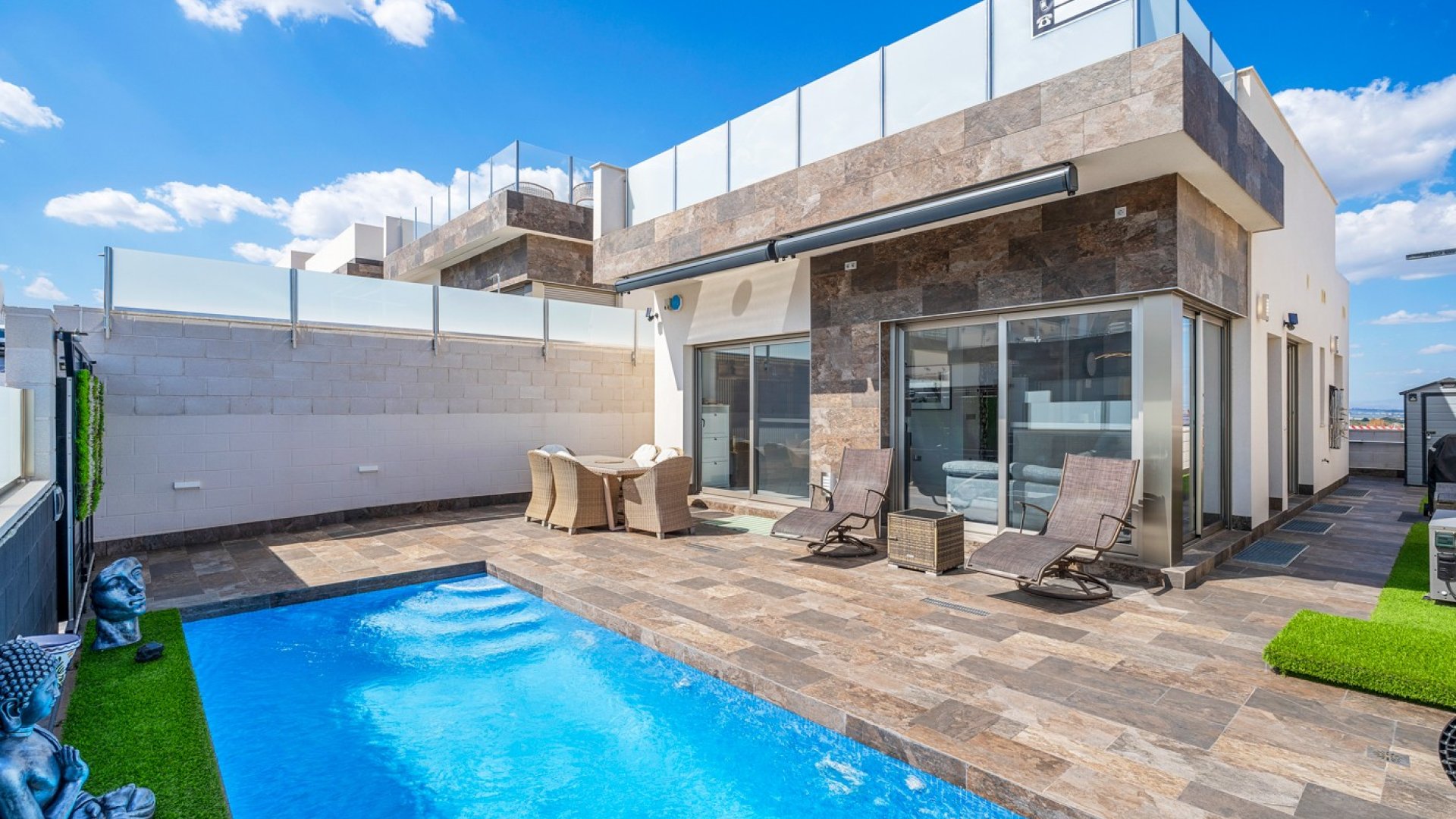 Resale - Villa -
Orihuela Costa - Villamartín