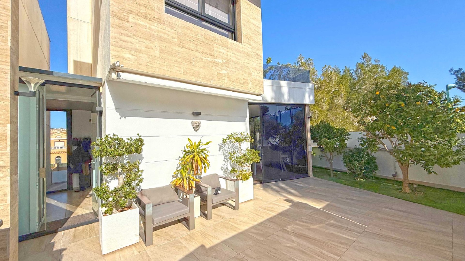 Resale - Villa -
Orihuela Costa - Villamartín