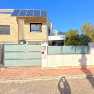 Resale - Villa -
Orihuela Costa - Villamartín