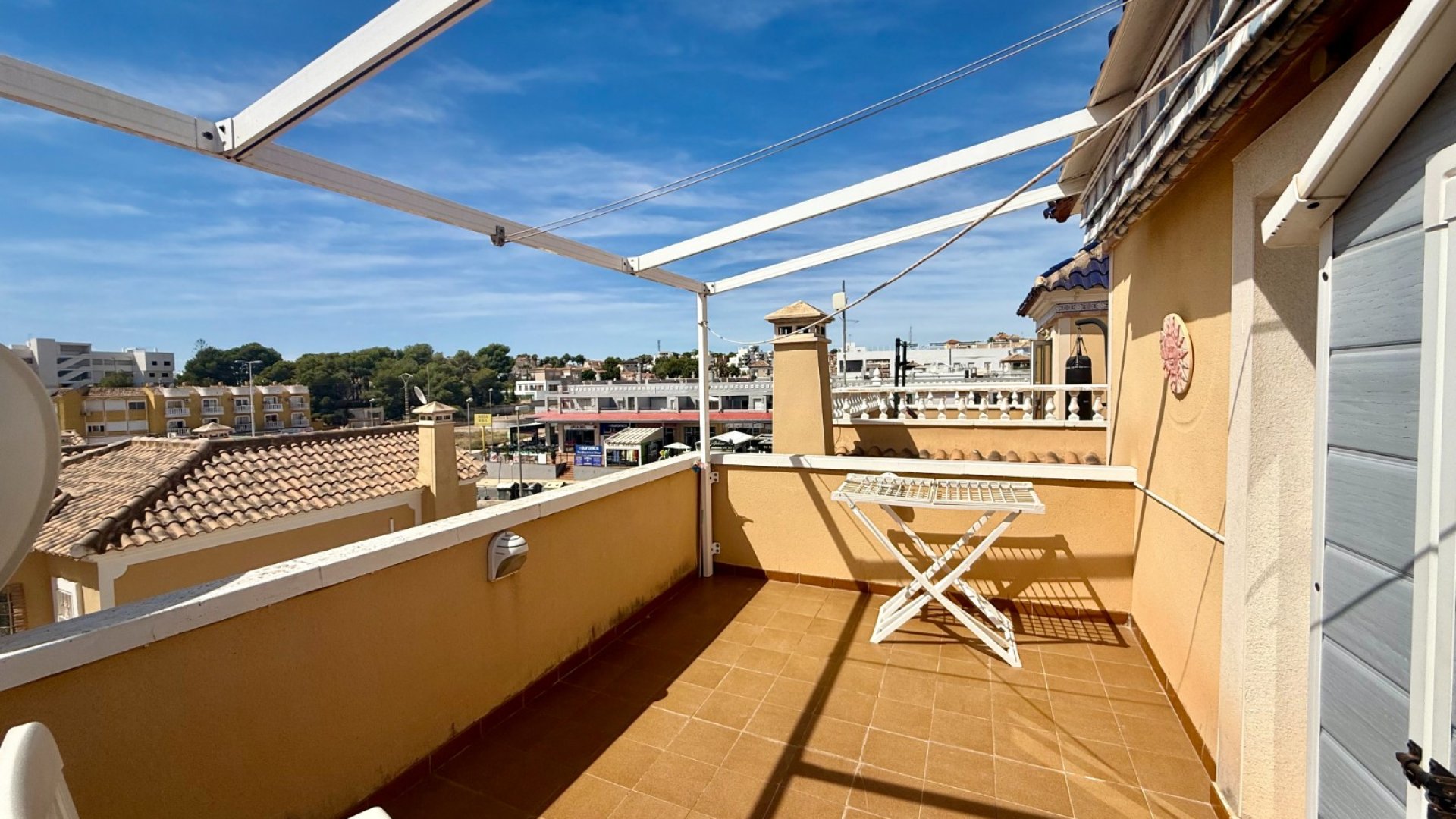 Resale - Villa -
Orihuela Costa - Villamartín