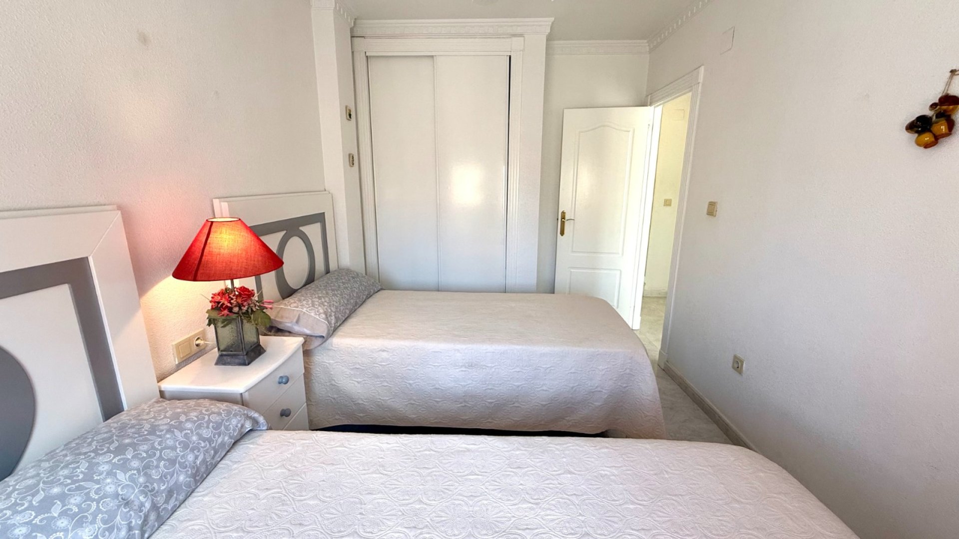 Resale - Villa -
Orihuela Costa - Villamartín