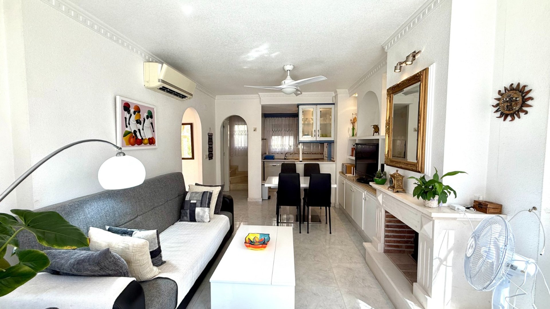 Resale - Villa -
Orihuela Costa - Villamartín