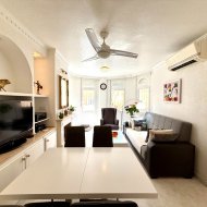 Resale - Villa -
Orihuela Costa - Villamartín