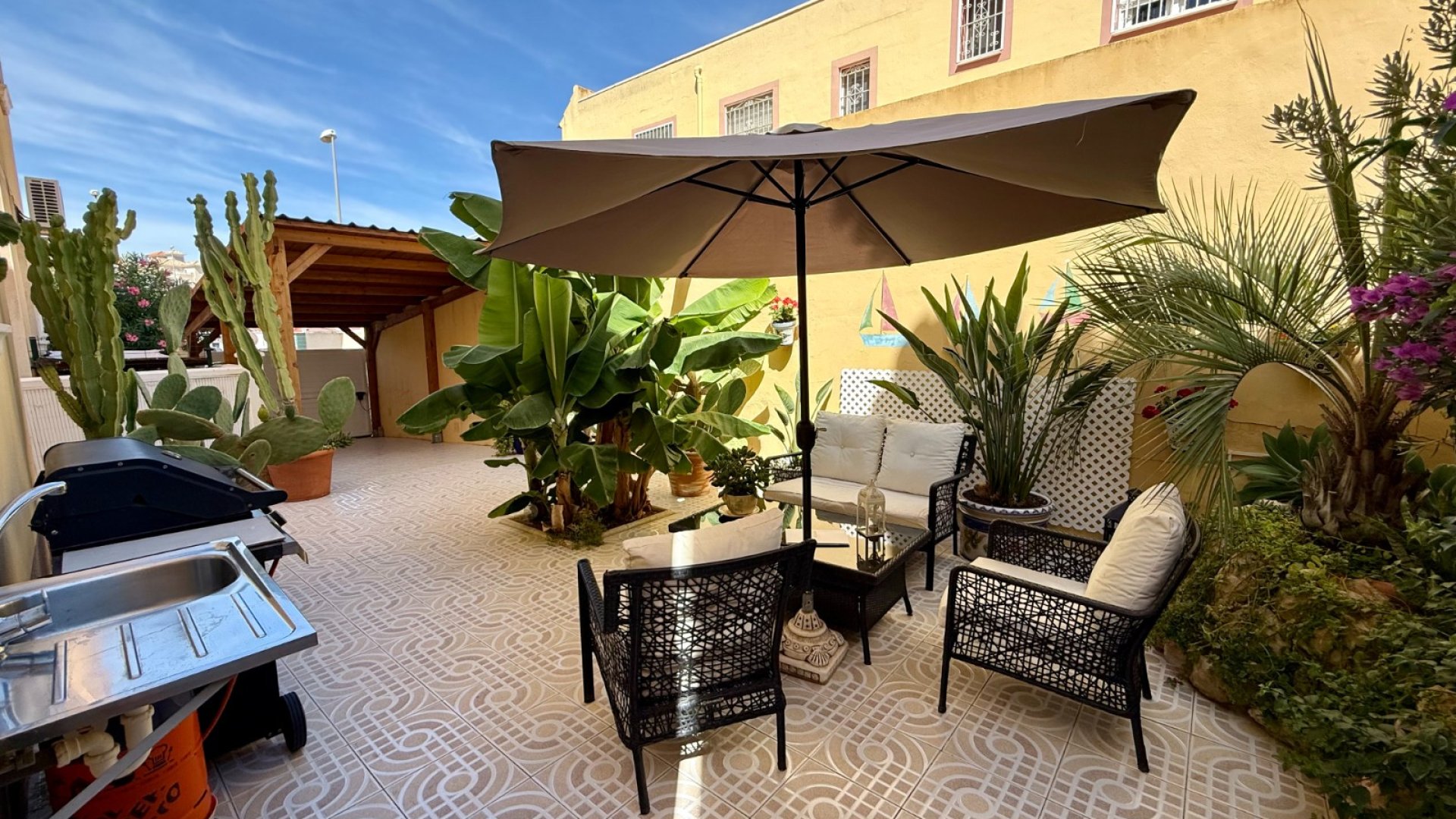 Resale - Villa -
Orihuela Costa - Villamartín