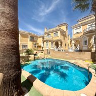 Resale - Villa -
Orihuela Costa - Villamartín