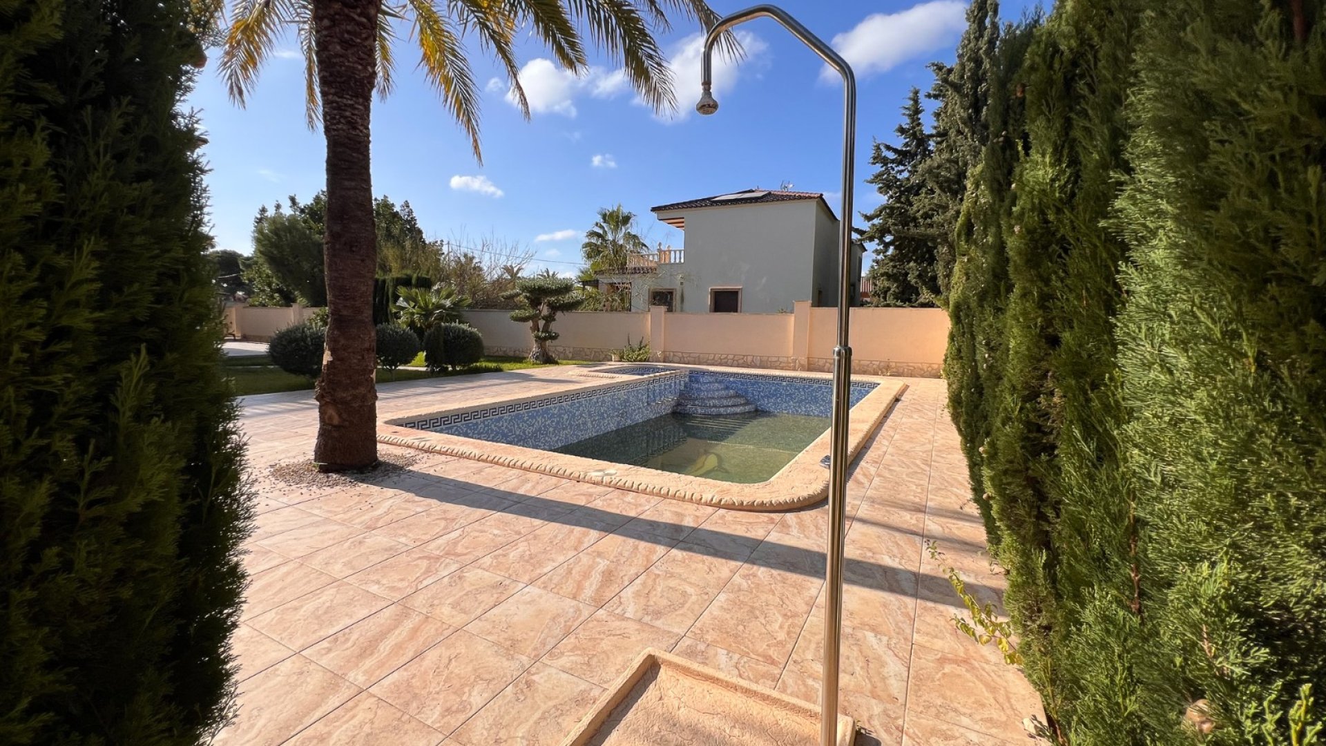 Resale - Villa -
Orihuela Costa
