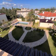 Resale - Villa -
Orihuela Costa