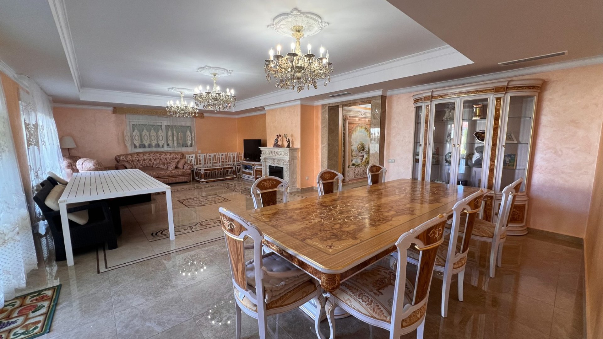Resale - Villa -
Orihuela Costa