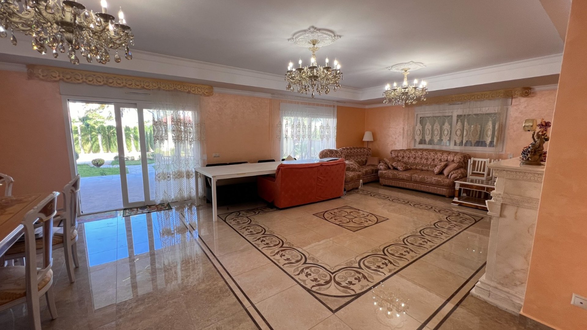 Resale - Villa -
Orihuela Costa