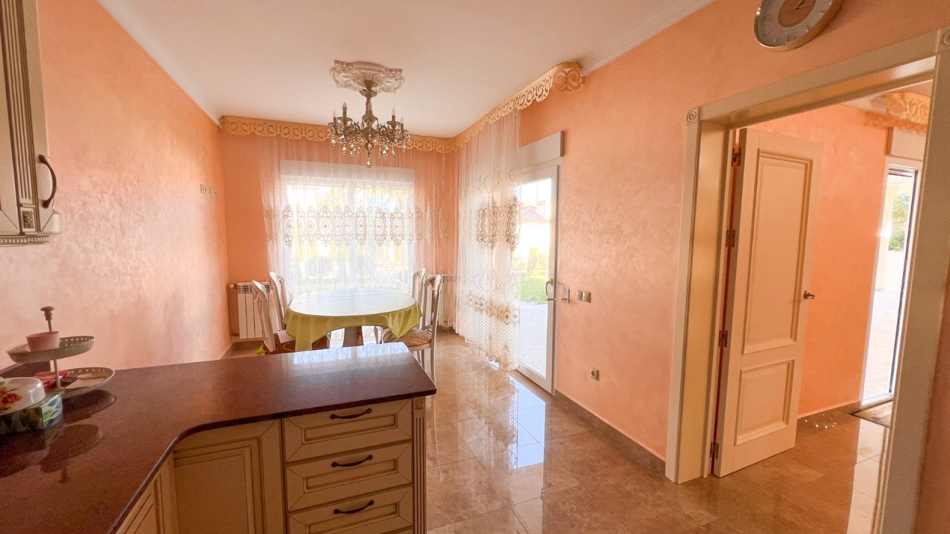 Resale - Villa -
Orihuela Costa