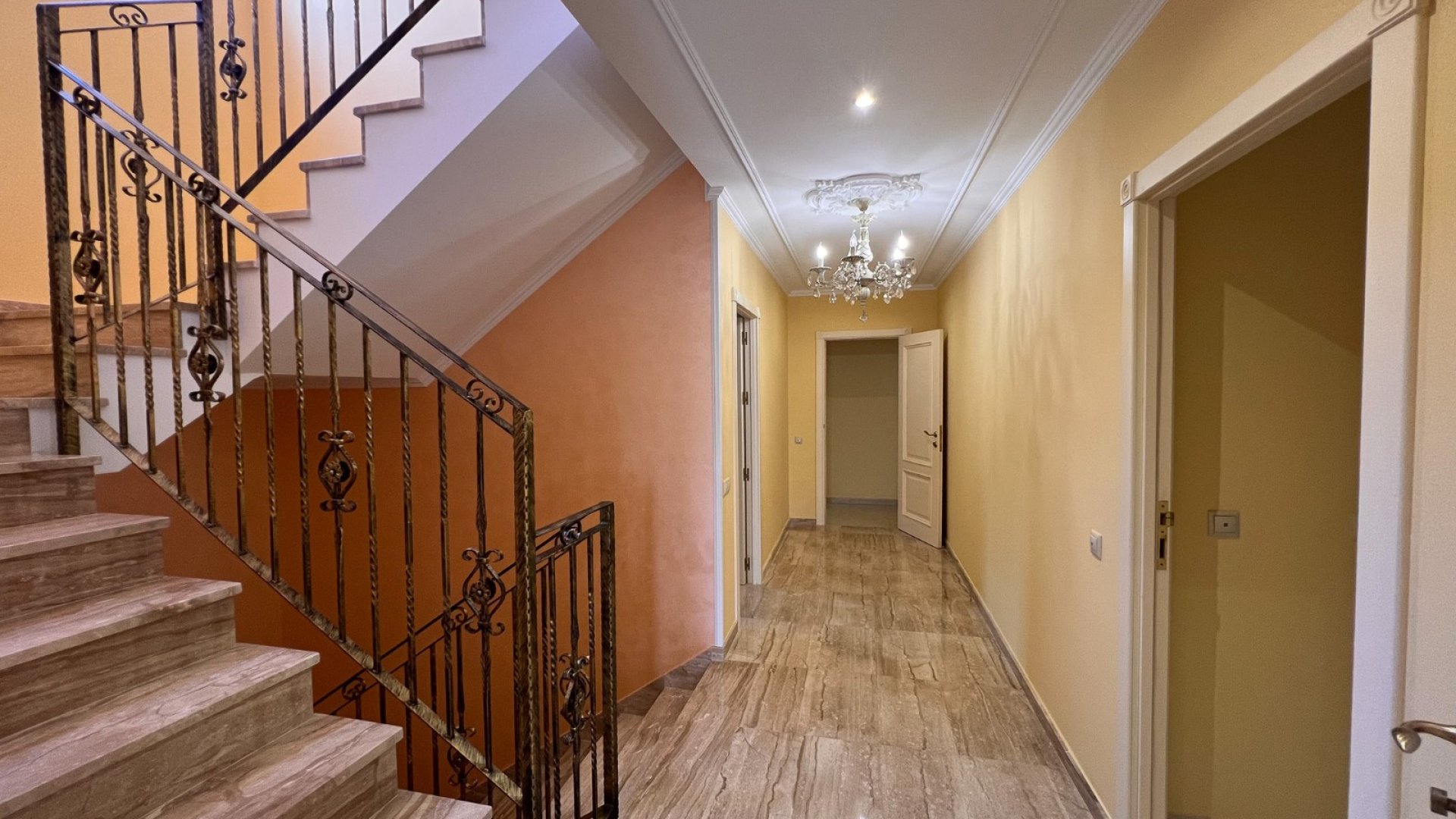 Resale - Villa -
Orihuela Costa