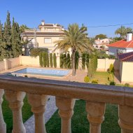 Resale - Villa -
Orihuela Costa
