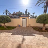 Resale - Villa -
Orihuela Costa