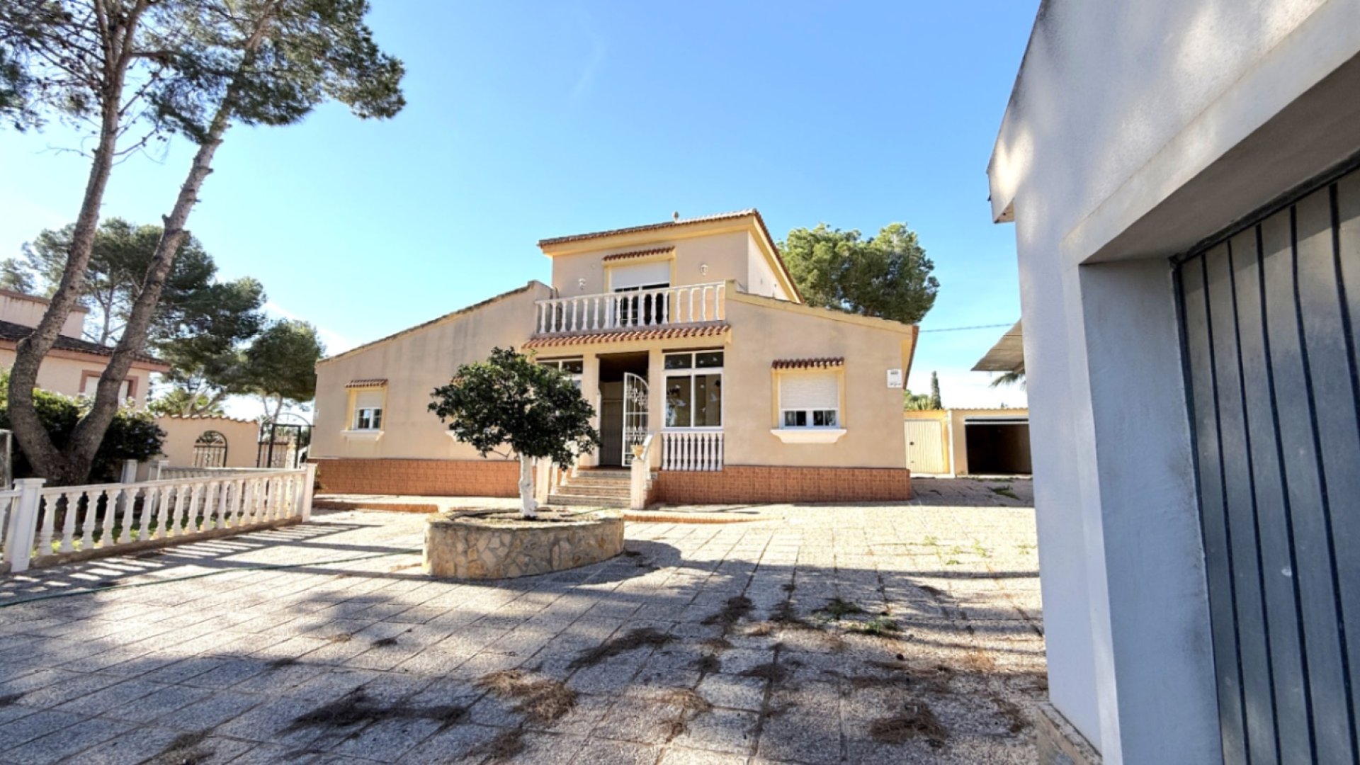 Resale - Villa -
Pilar de la Horadada - Costa Blanca