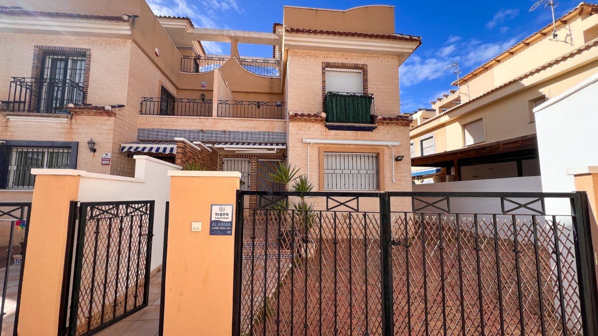 Resale - Villa -
Pilar de la Horadada