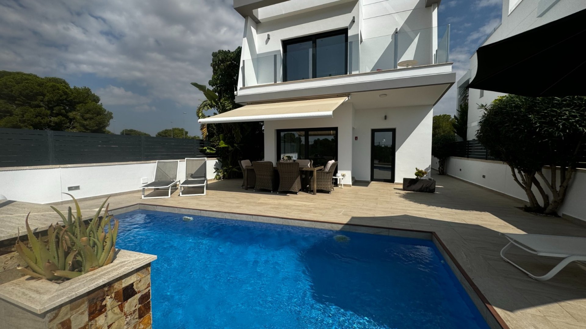 Resale - Villa -
Pilar de la Horadada