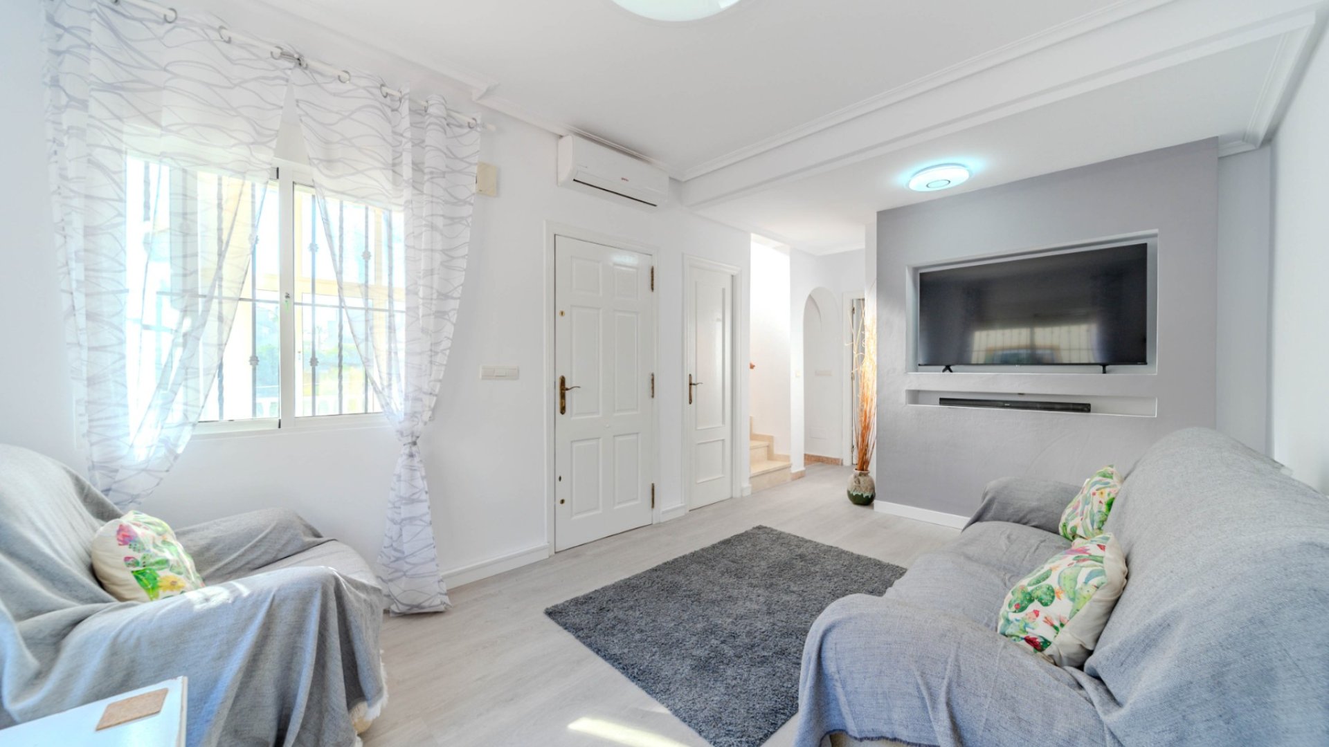 Resale - Villa -
Playa Flamenca - Orihuela Costa