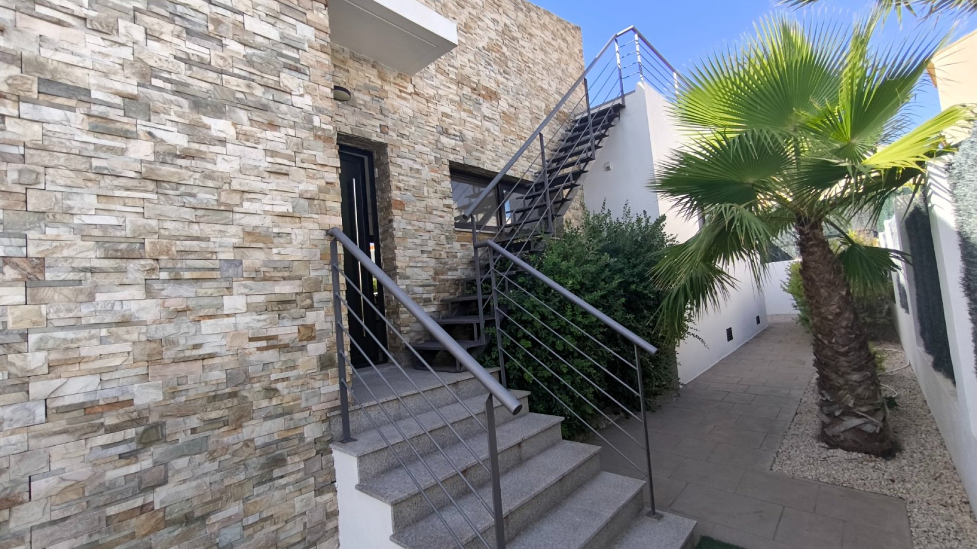 Resale - Villa -
Polop - Alberca