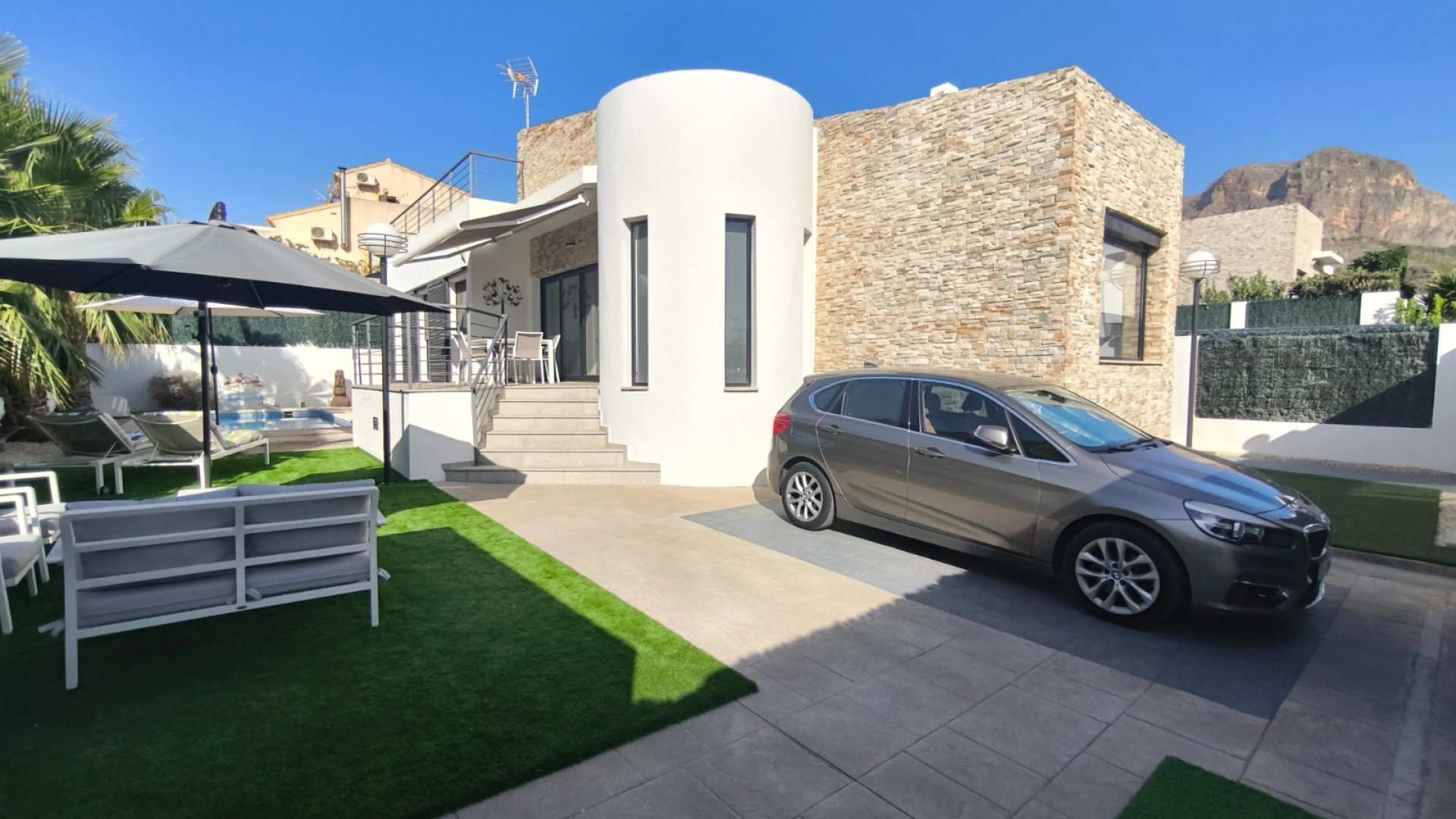 Resale - Villa -
Polop - Alberca