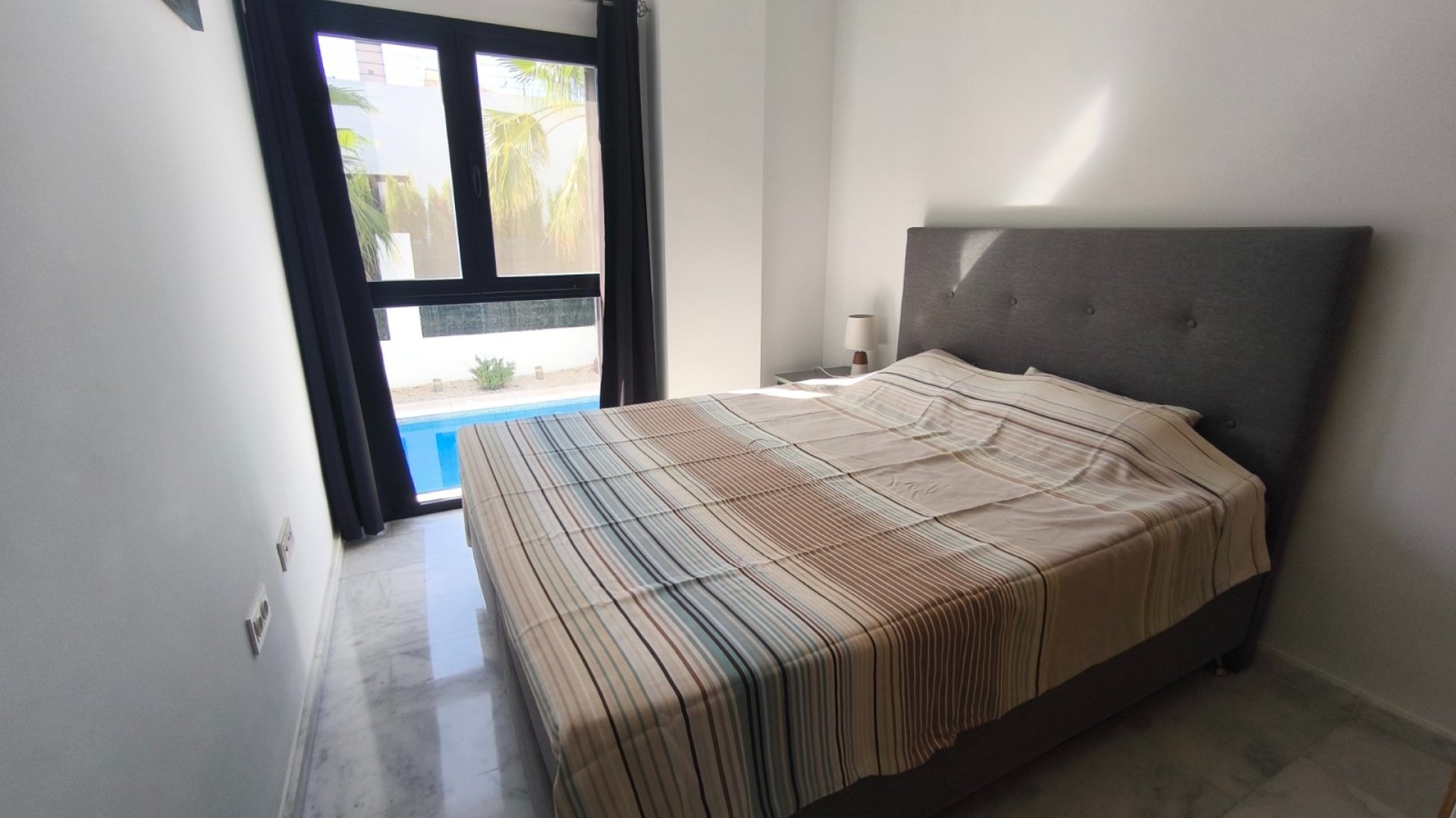 Resale - Villa -
Polop - Alberca