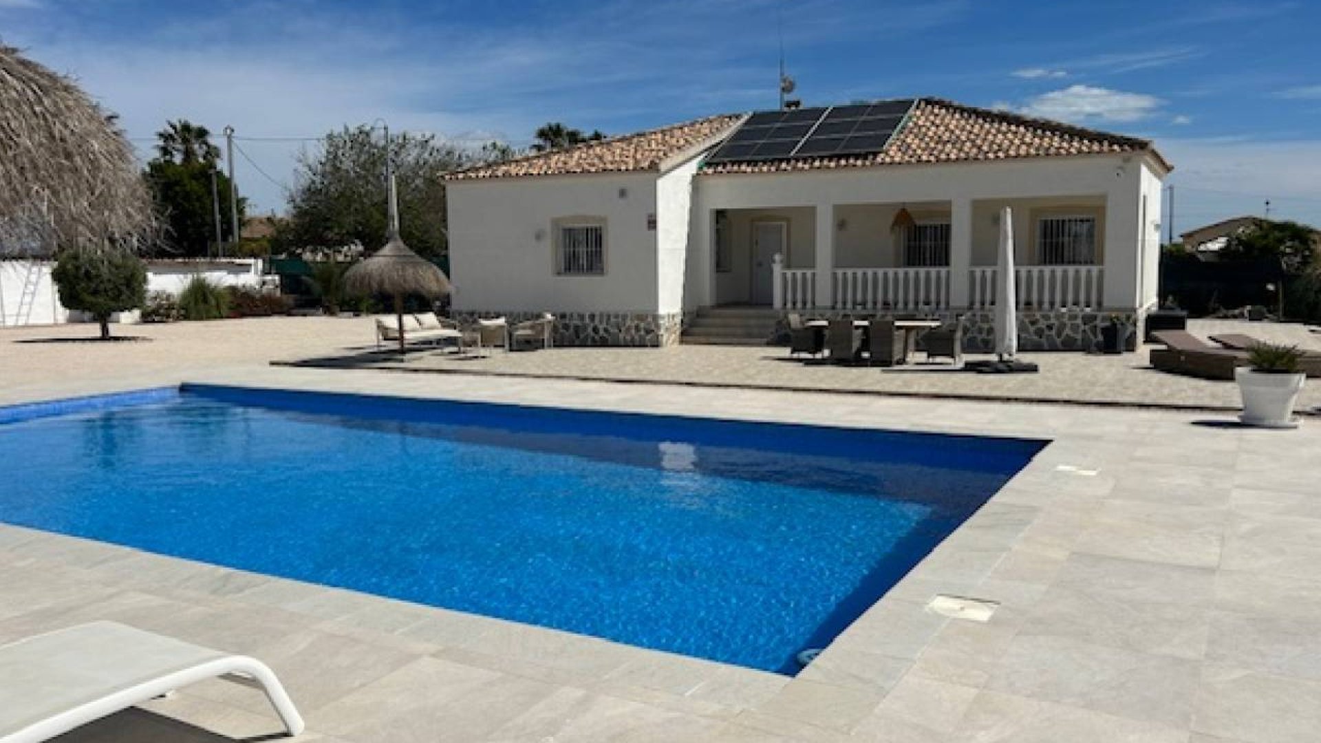 Resale - Villa -
Rafal