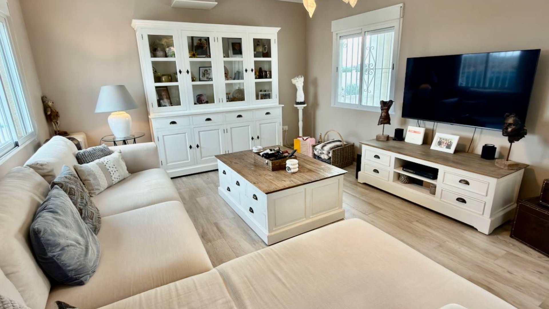 Resale - Villa -
Rafal