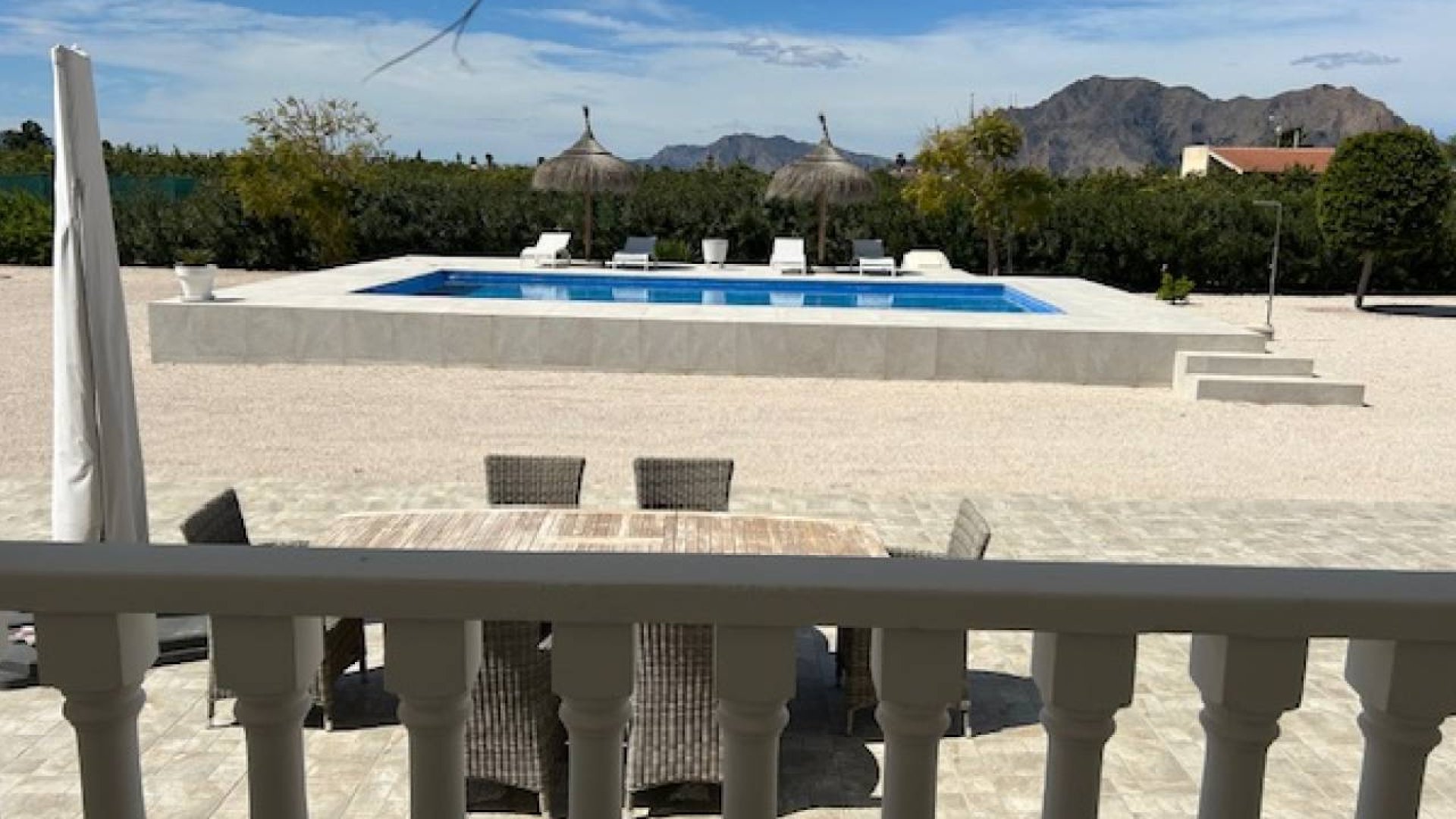 Resale - Villa -
Rafal