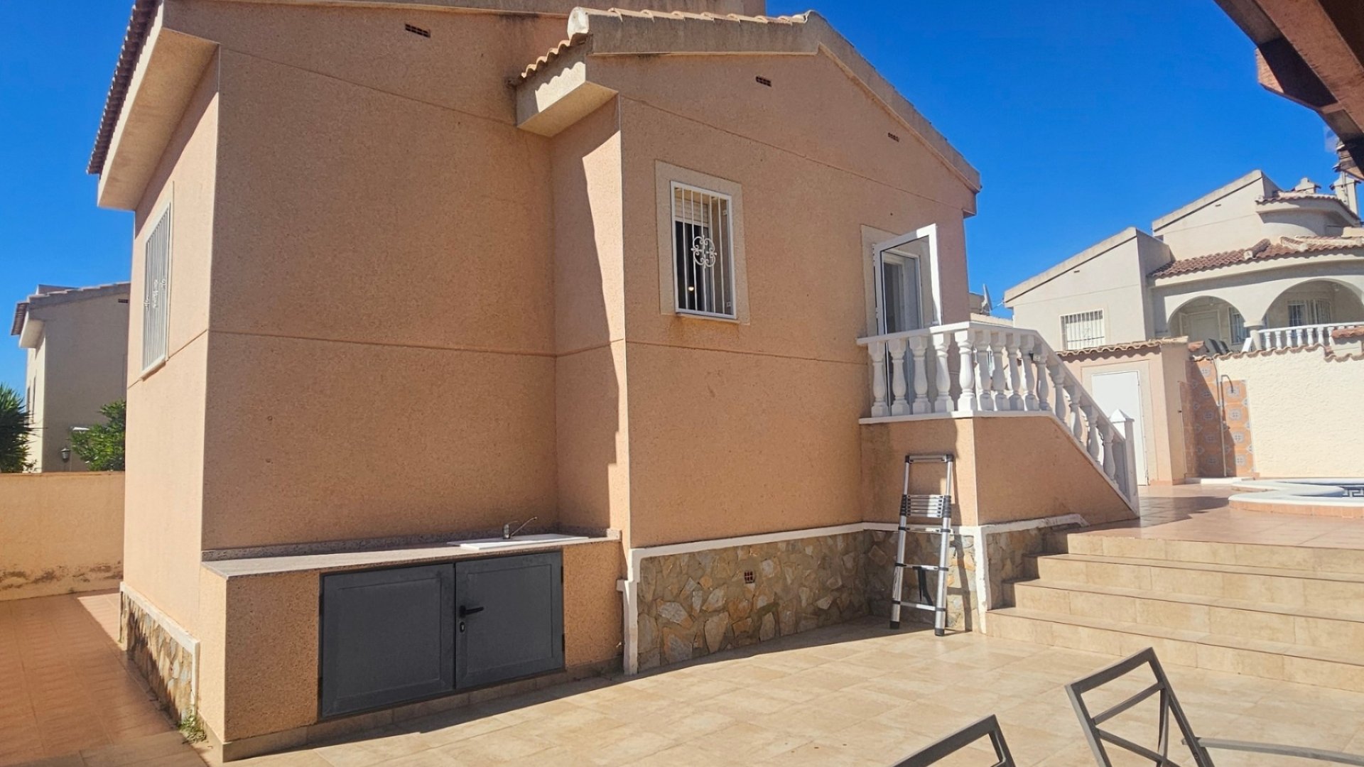 Resale - Villa -
Rojales - Benimar
