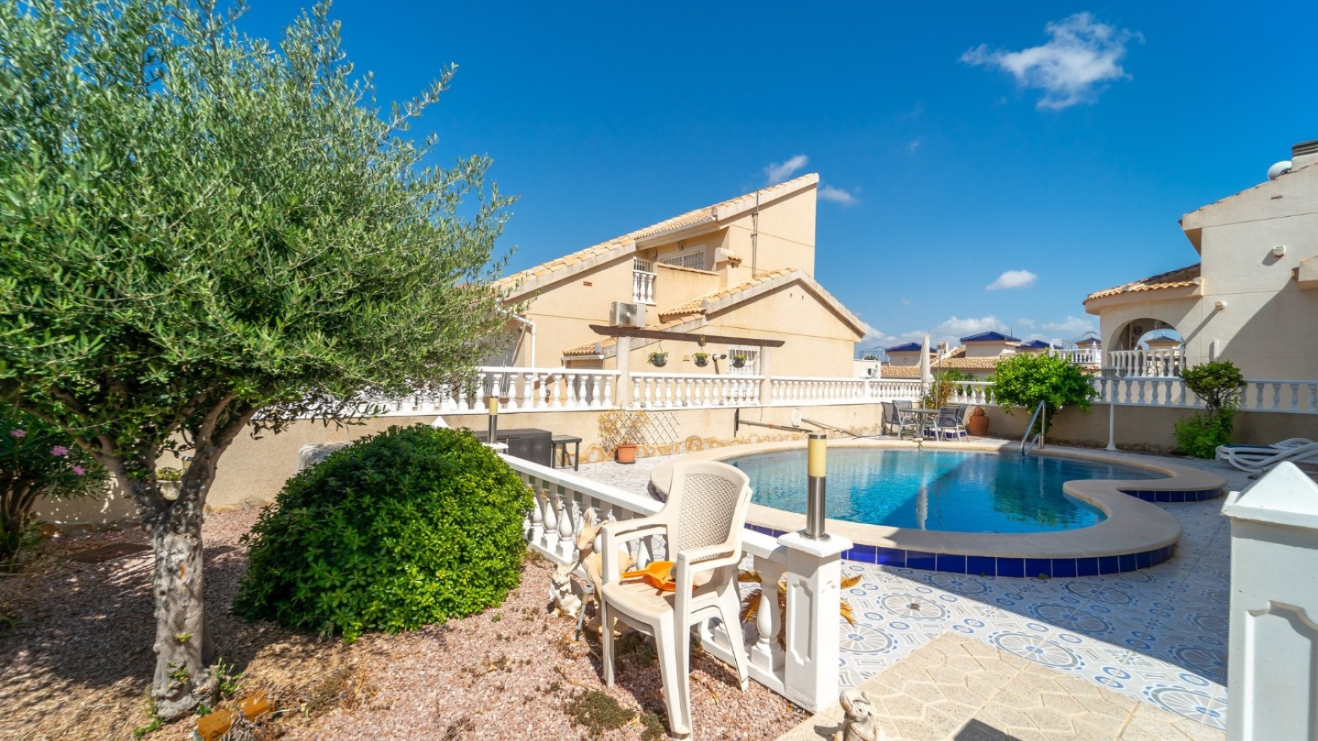 Resale - Villa -
Rojales - Benimar