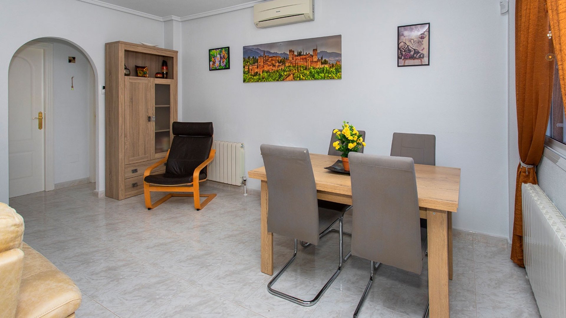 Resale - Villa -
Rojales - Pueblo