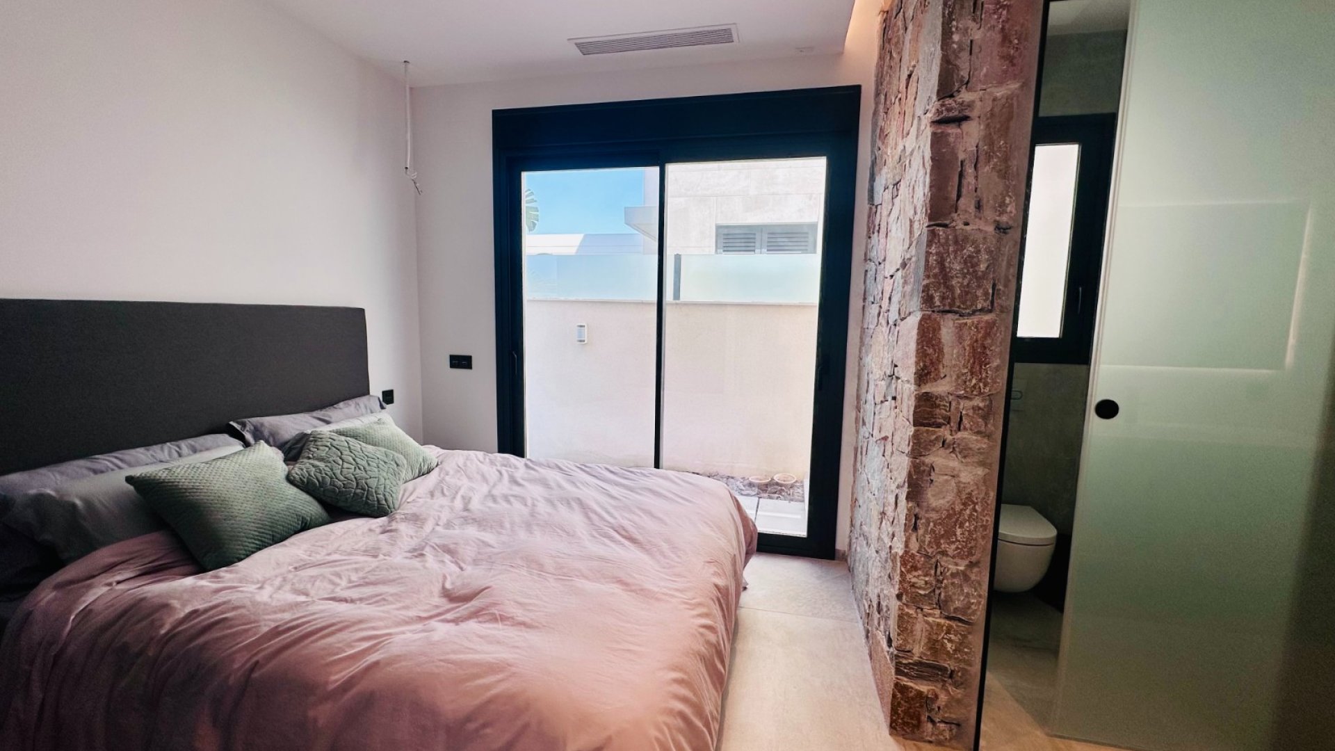 Resale - Villa -
Rojales
