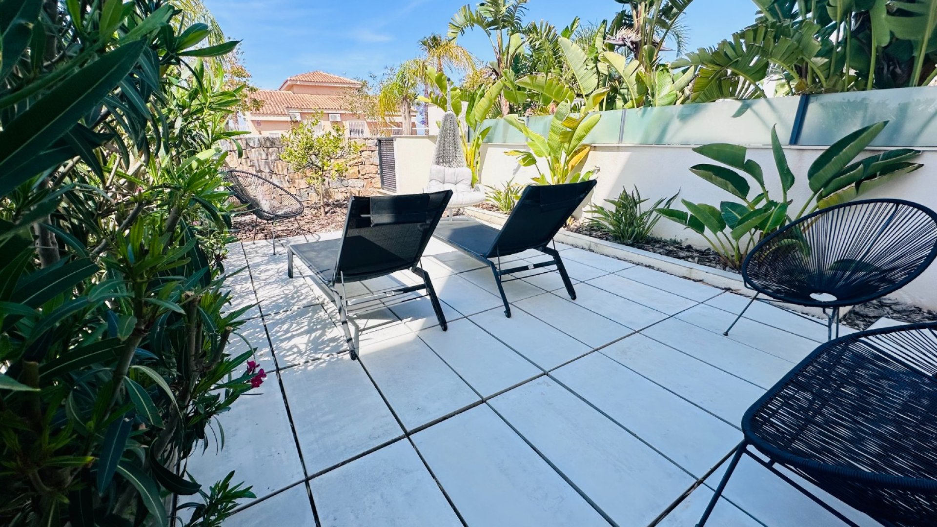 Resale - Villa -
Rojales