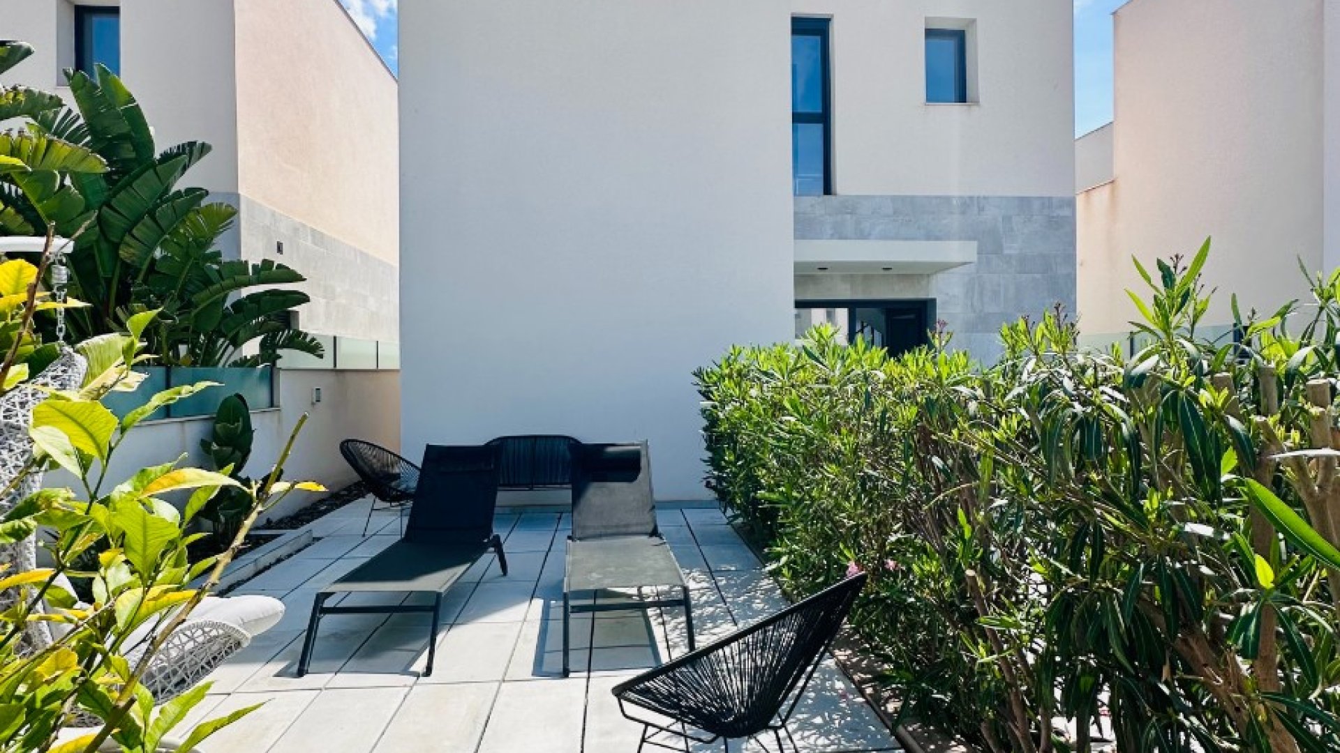 Resale - Villa -
Rojales