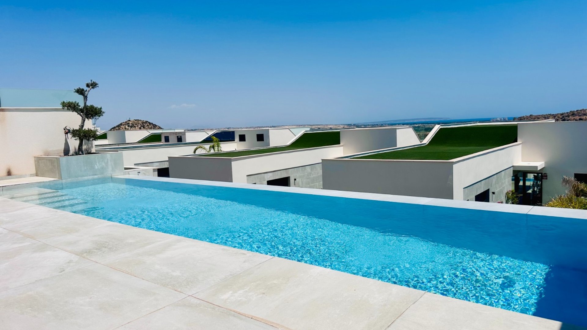 Resale - Villa -
Rojales