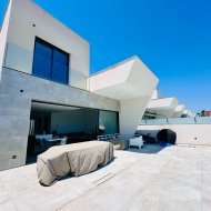 Resale - Villa -
Rojales