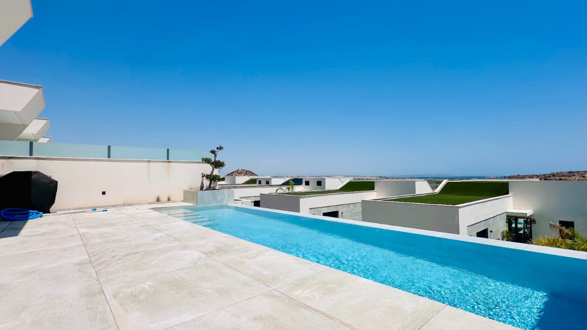 Resale - Villa -
Rojales